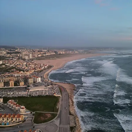 Family & Pet Friendly & Fast Wi-fi Apartmán *